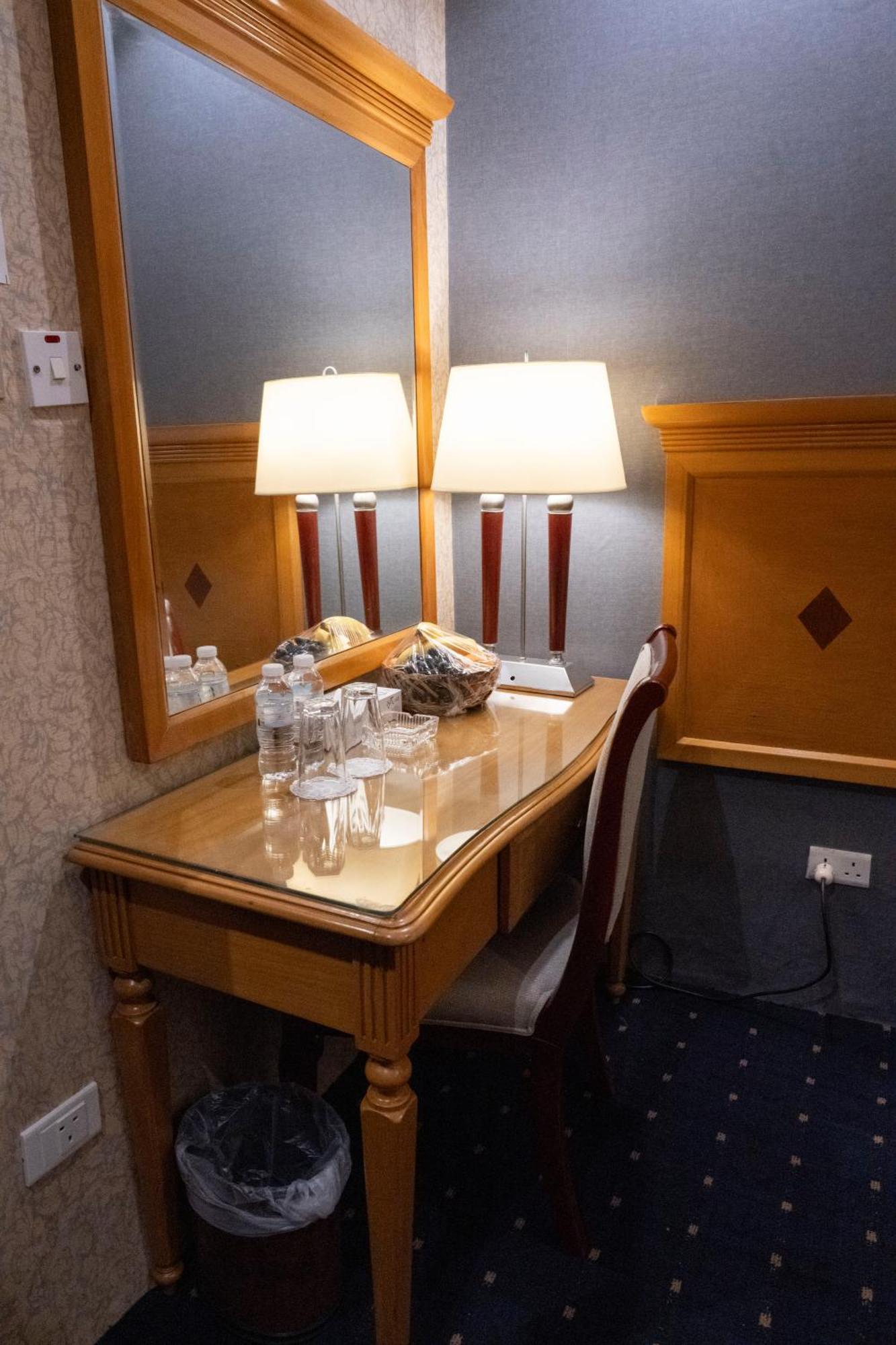 فندق المروج كريم Almorooj Kareem Hotel Джеда Екстериор снимка
