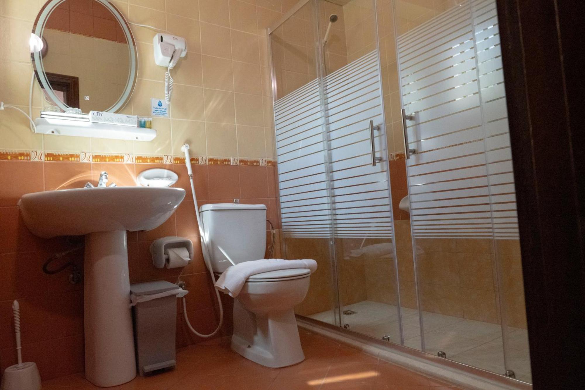 فندق المروج كريم Almorooj Kareem Hotel Джеда Екстериор снимка