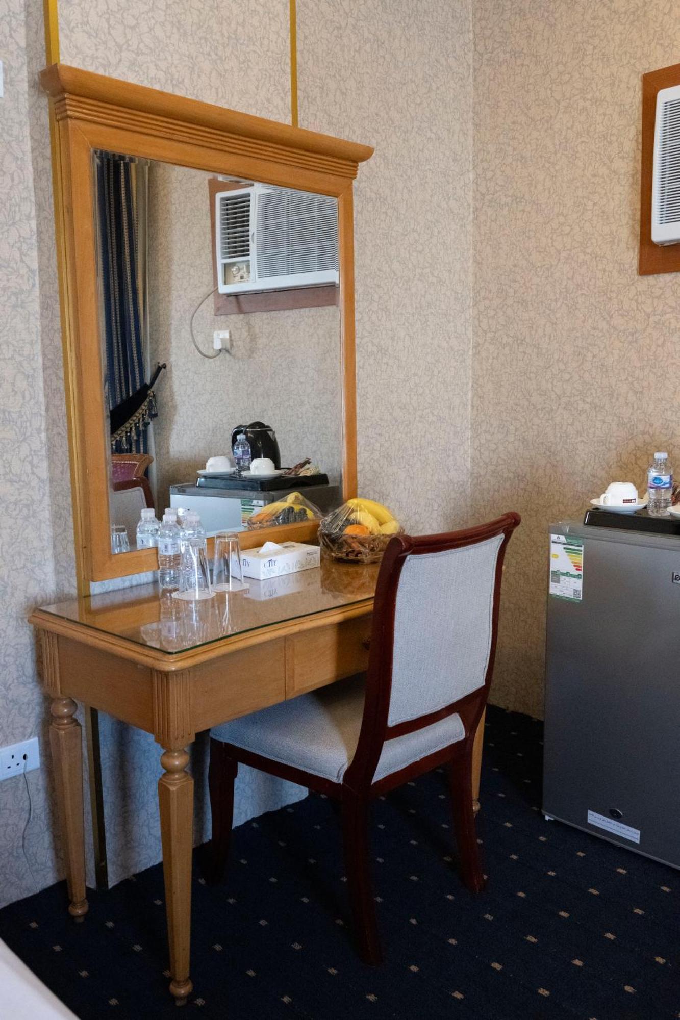 فندق المروج كريم Almorooj Kareem Hotel Джеда Екстериор снимка