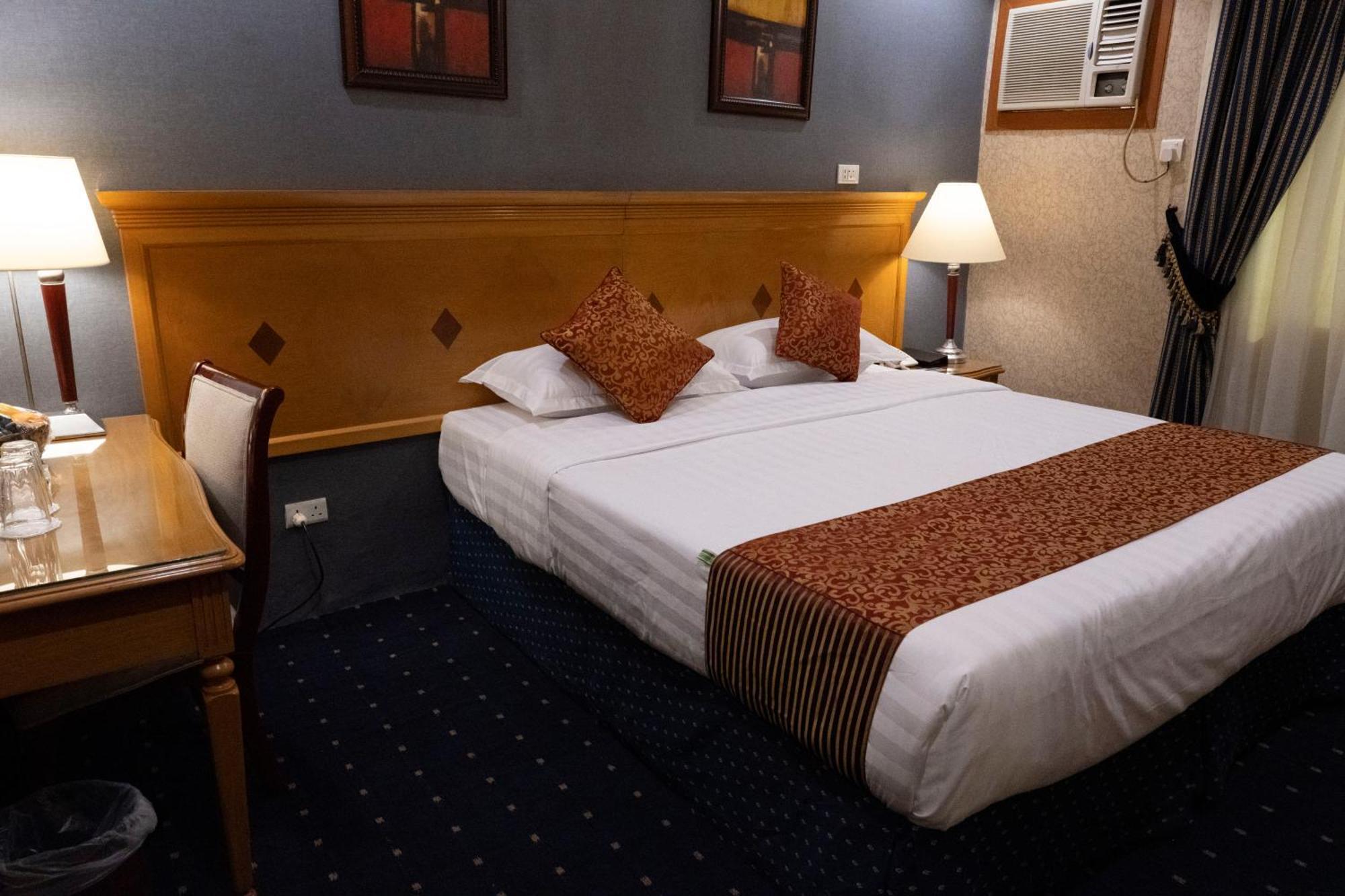 فندق المروج كريم Almorooj Kareem Hotel Джеда Екстериор снимка