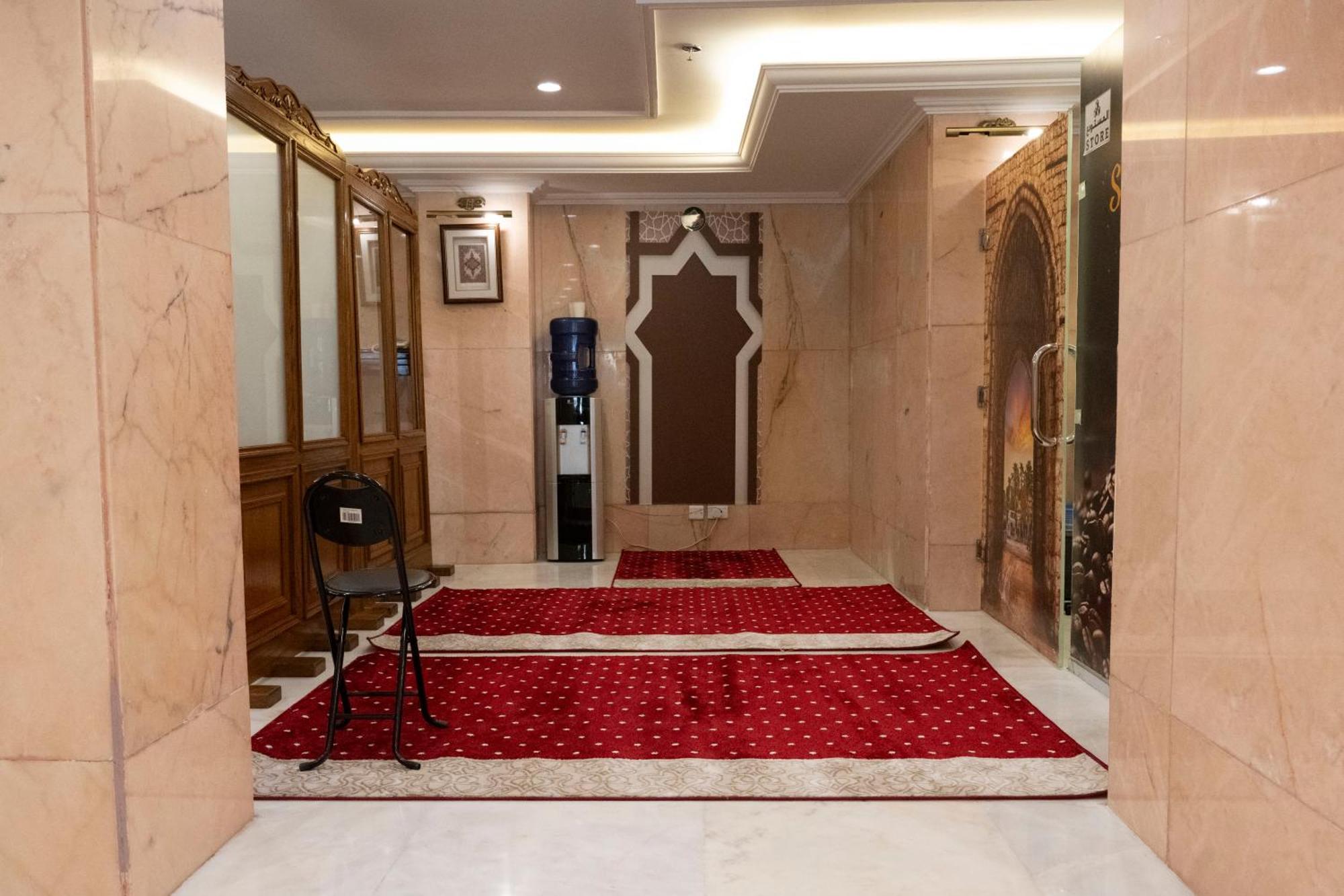 فندق المروج كريم Almorooj Kareem Hotel Джеда Екстериор снимка