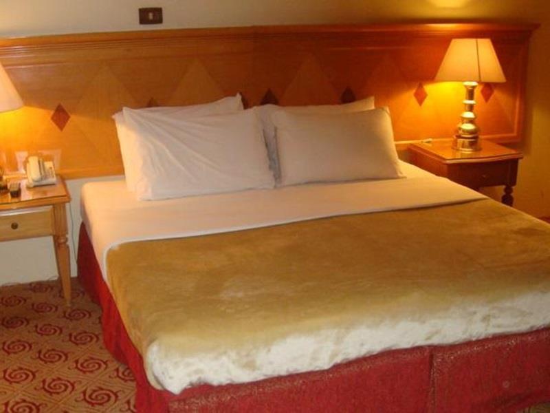 فندق المروج كريم Almorooj Kareem Hotel Джеда Екстериор снимка